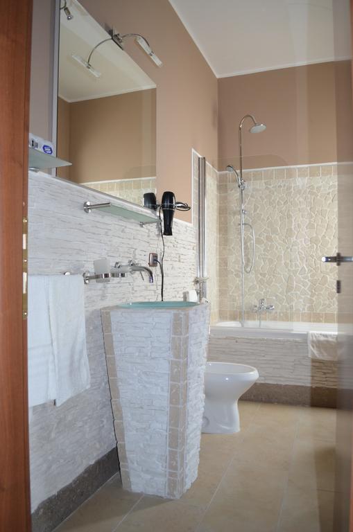 Lambruschini 69 Bed and Breakfast Fiumicino Rum bild